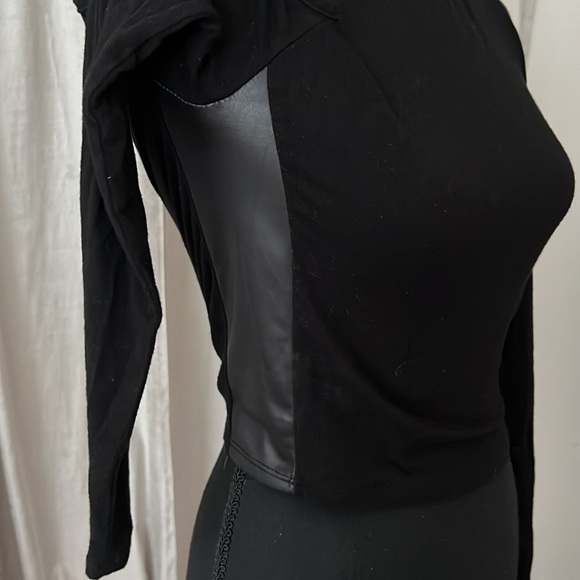 Open Shoulder Long Sleeve - Picture 3 of 7